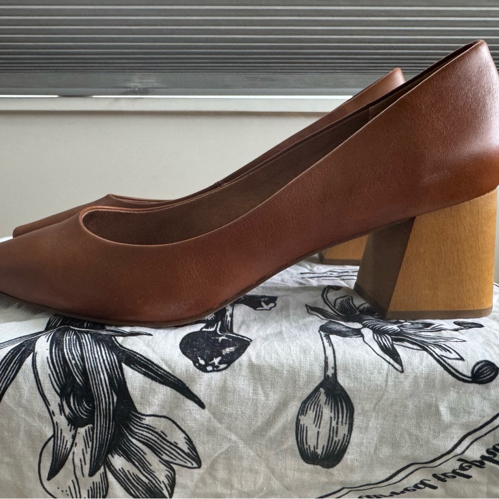 Kelsi Dagger Brooklyn Heels - Picture 2 of 4
